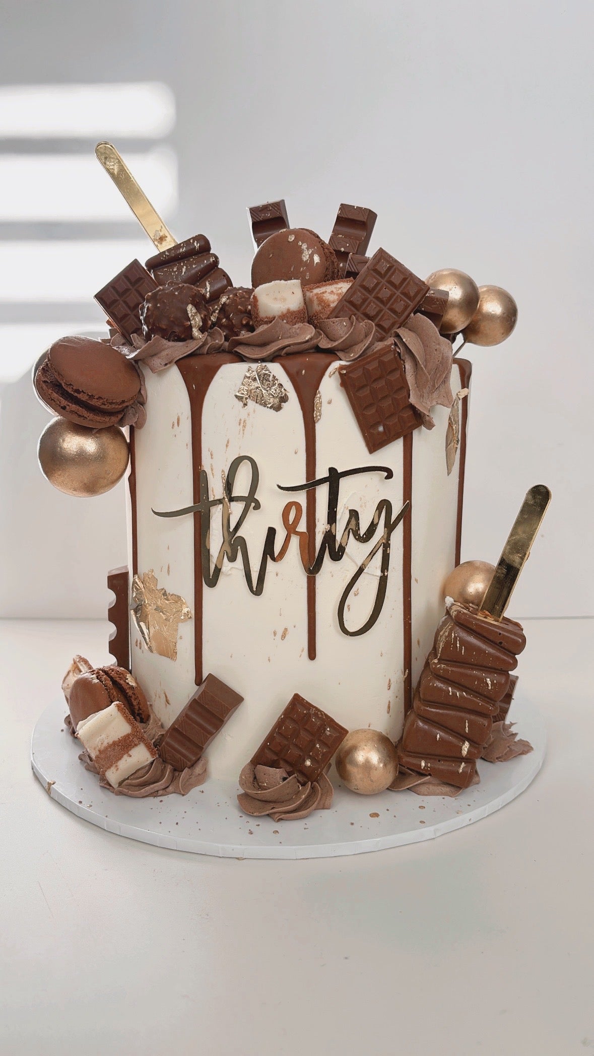 Chocolate drip cake