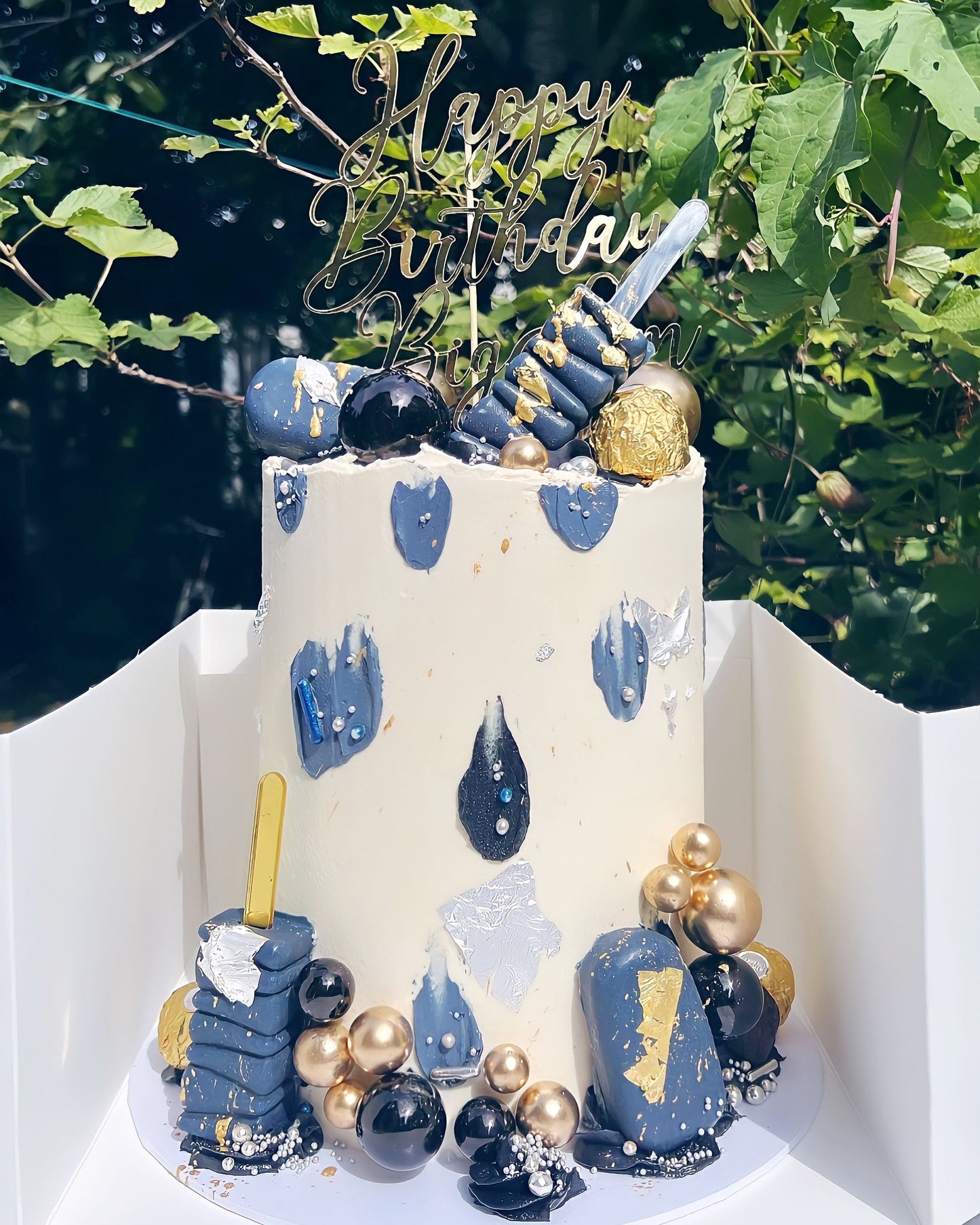 Texture cake with cakesicles