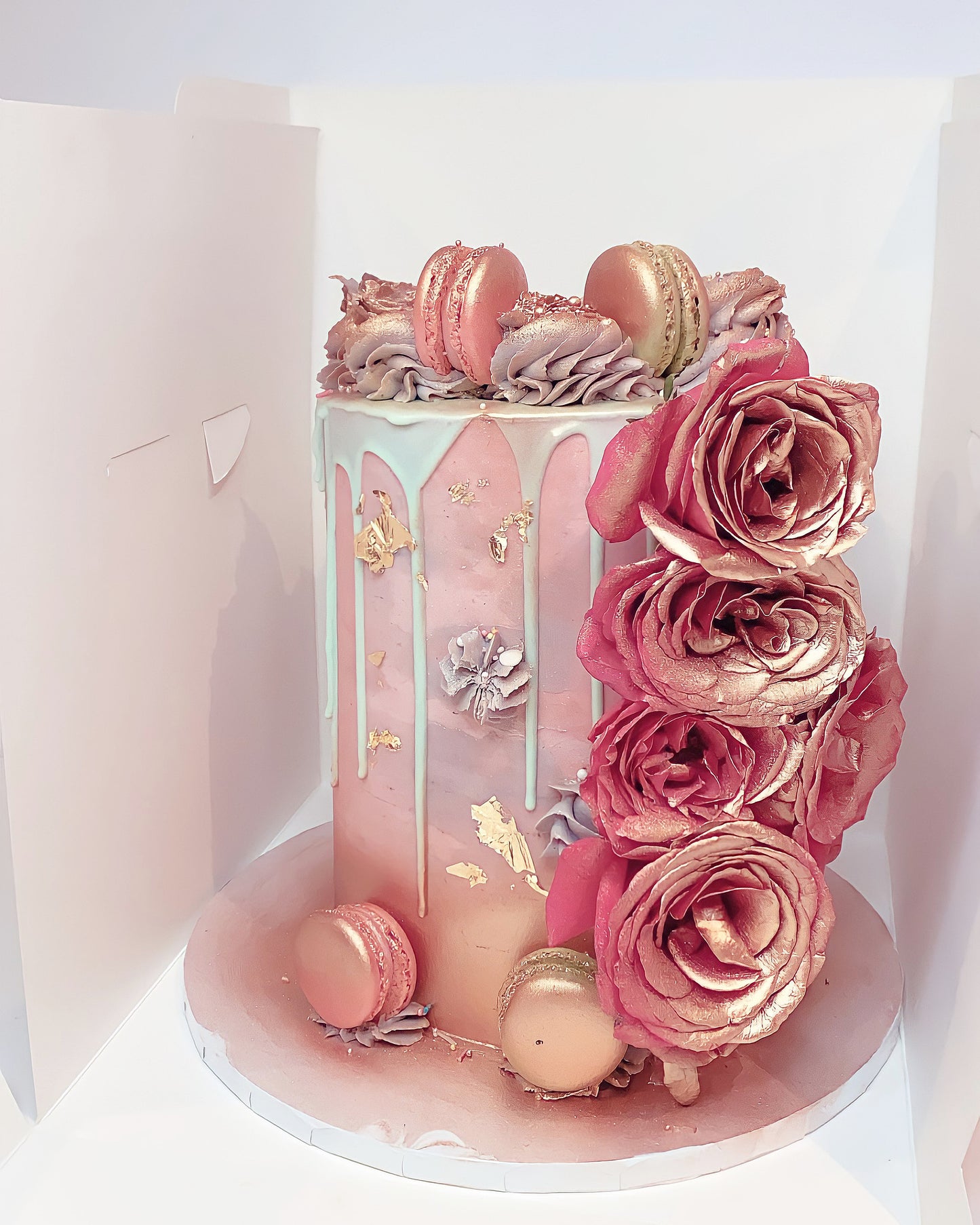 Rose & macaroon cake