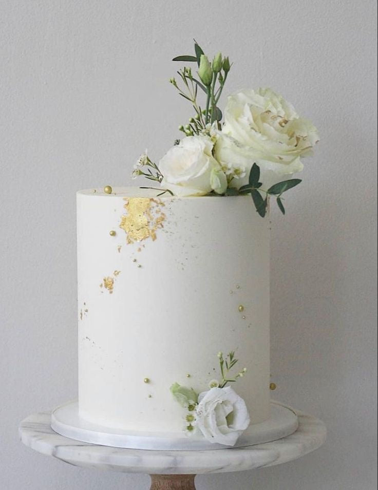 White rose cake